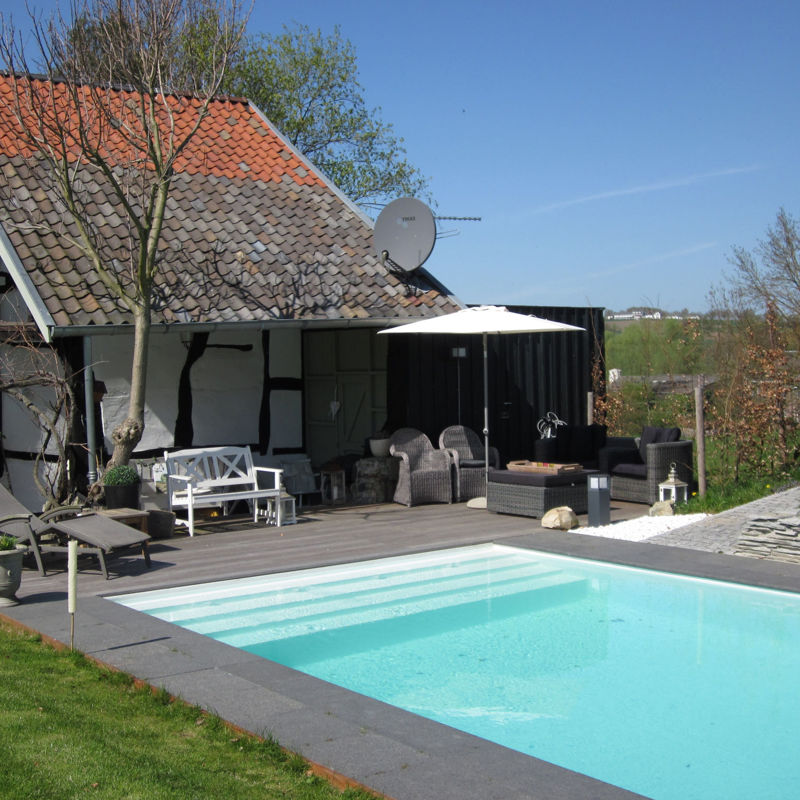 Limburgs Sjoenste met zwembad