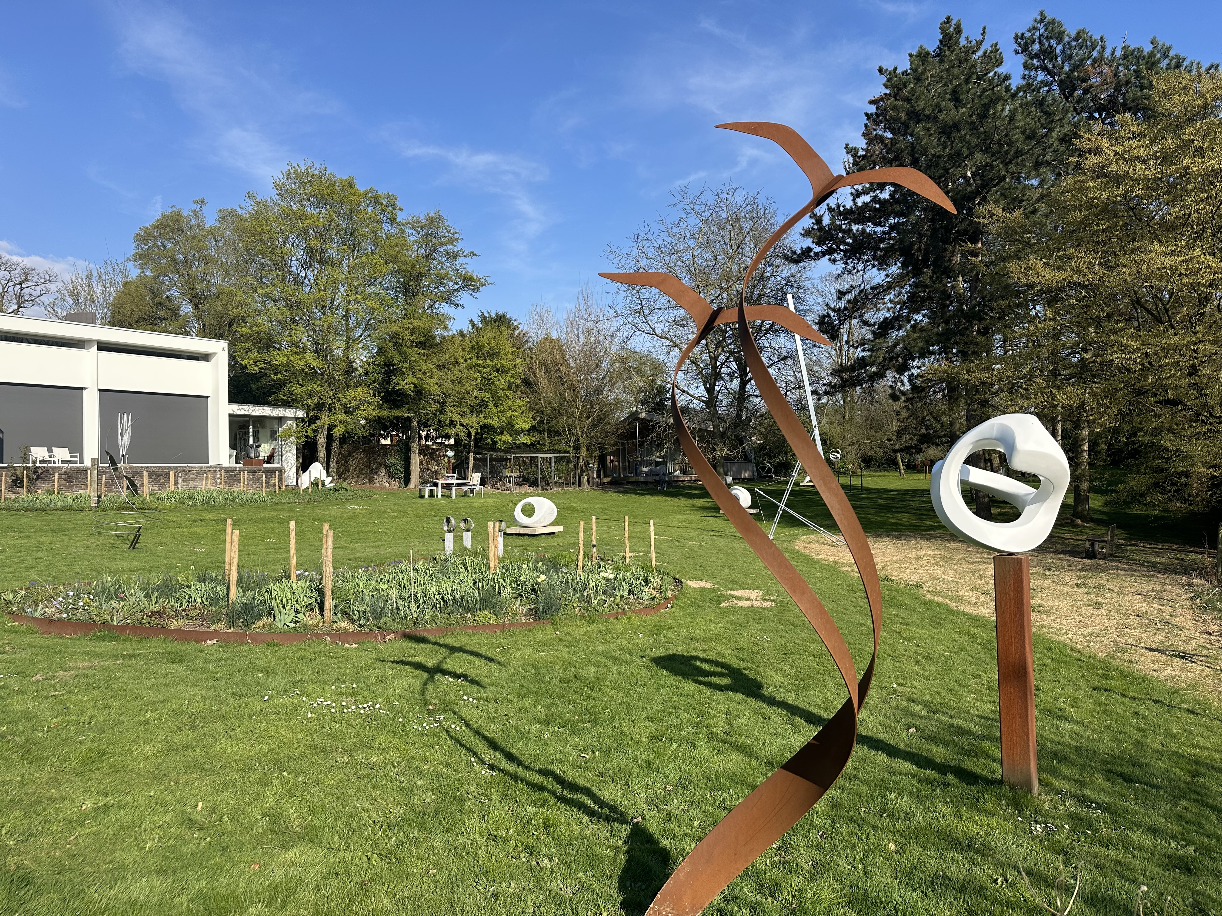 Galerie De Grote Beer: Expositie met (inter)nationale kunstenaars