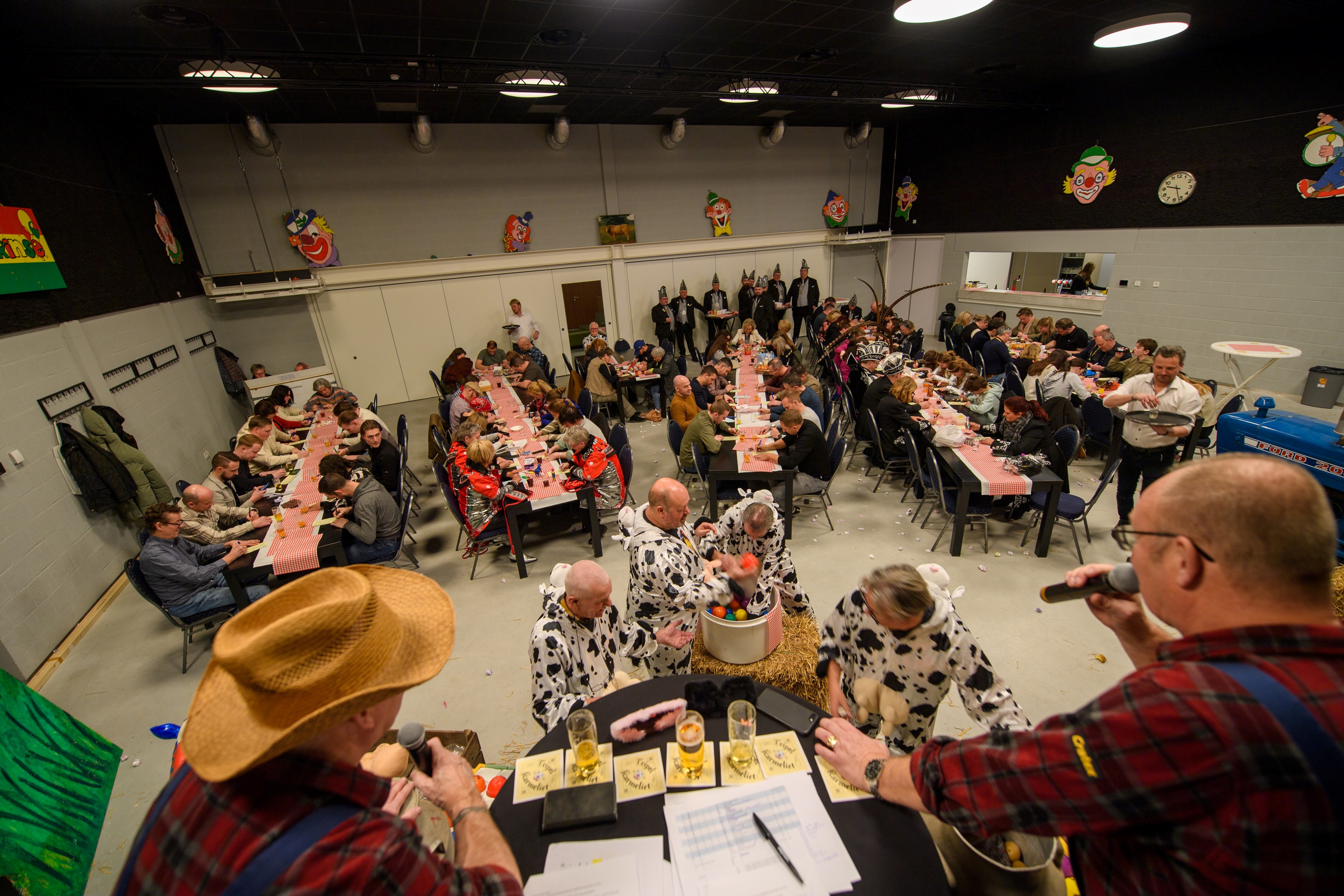 Kiene mer dan Angesj - Auwt Prinse Sjpaubik