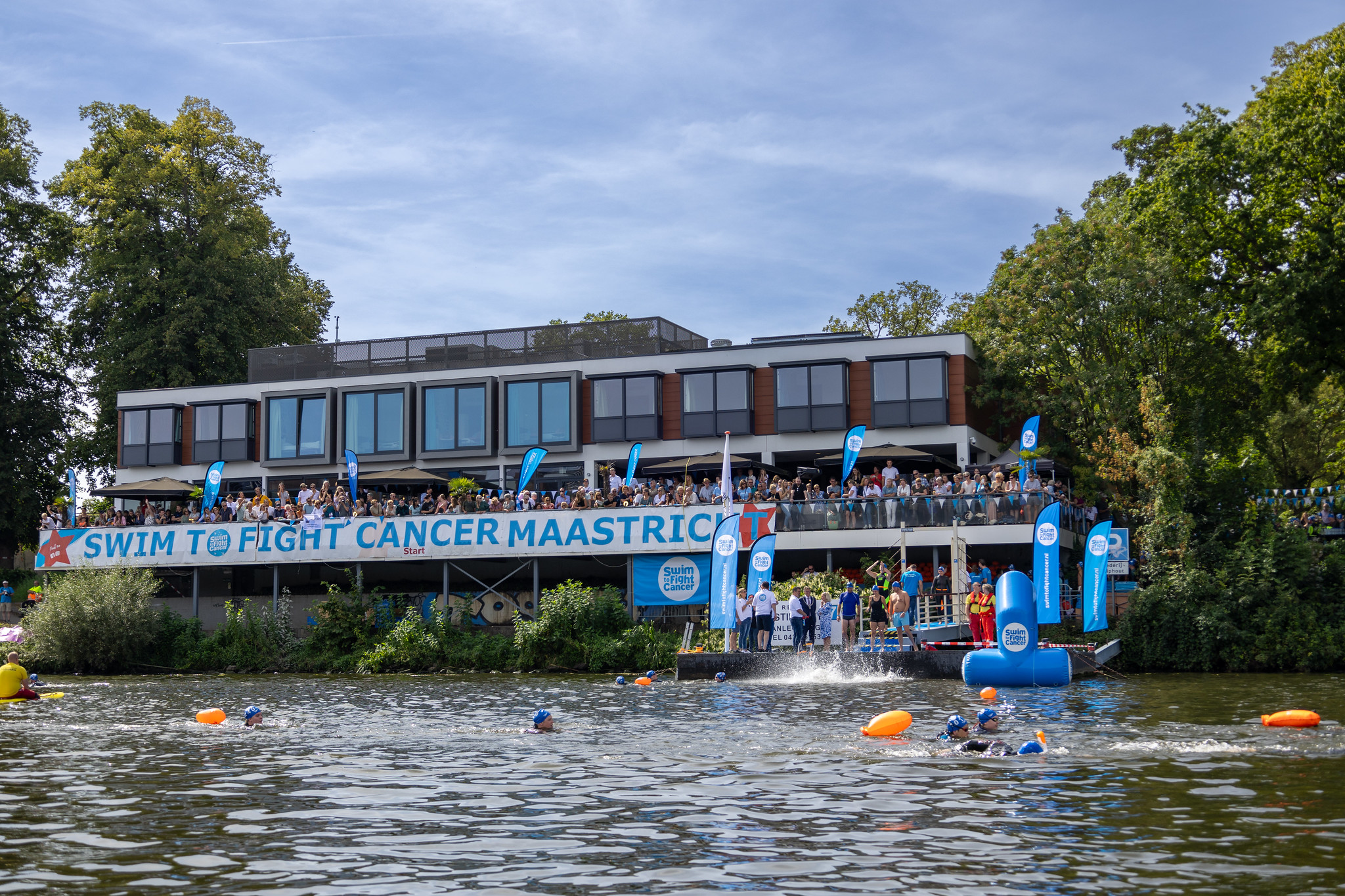 Swim to Fight Cancer Maastricht